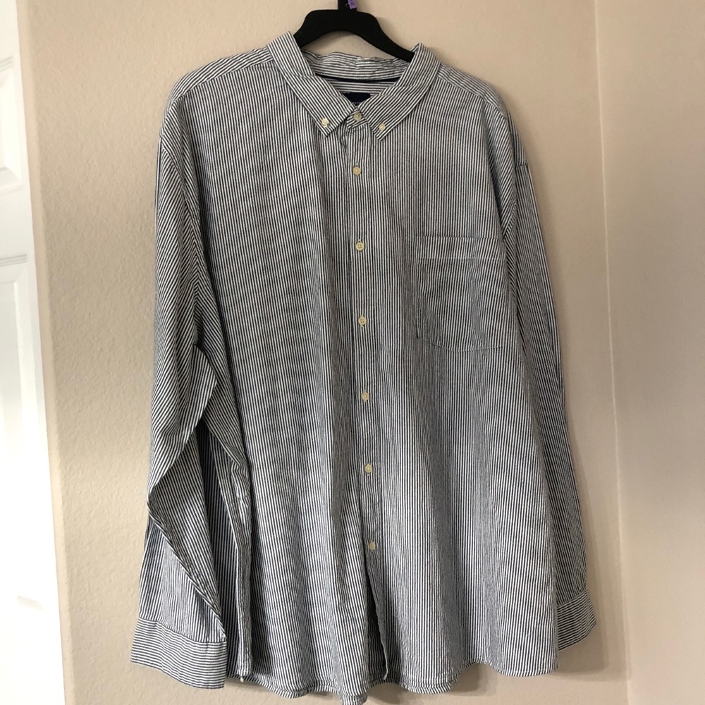 Basic edition casual men’s button down blue white